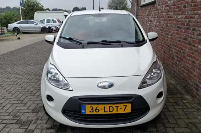 Ford Ka (2010) thumbnail 2