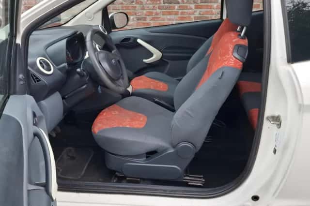 Ford Ka (2010) thumbnail 5
