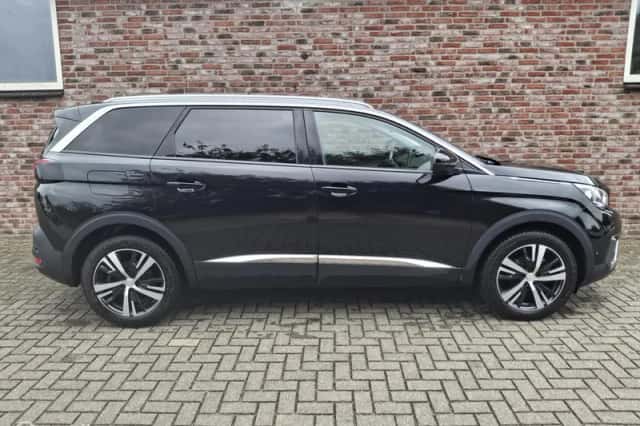 Peugeot 5008 (2018) thumbnail 6