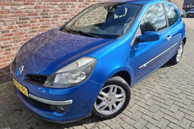 Renault Clio (2006) thumbnail 1