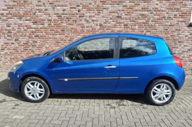 Renault Clio (2006) thumbnail 2