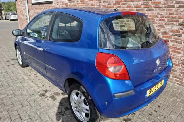 Renault Clio (2006) thumbnail 3