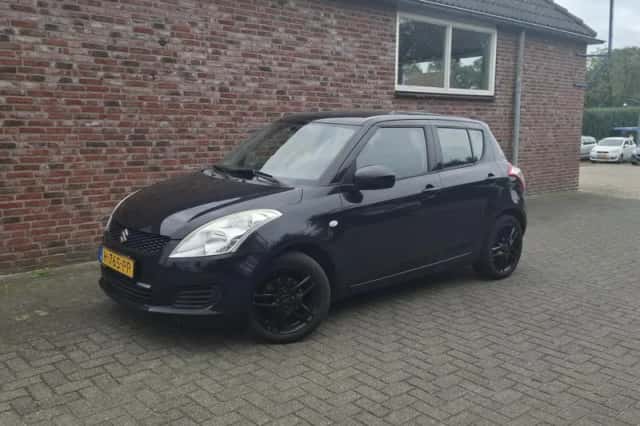 Suzuki Swift (2011) thumbnail 1