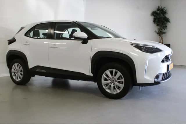 Toyota Yaris Cross (2022) thumbnail 2