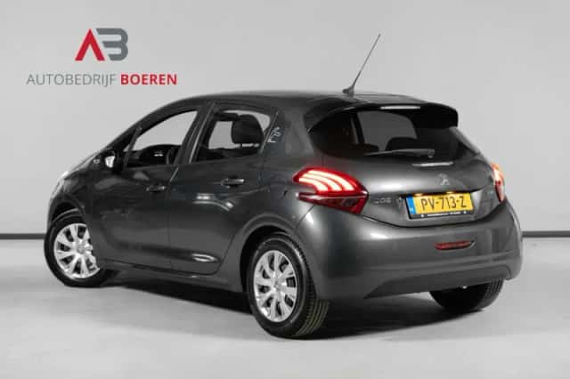 Peugeot 208 (2017) thumbnail 3