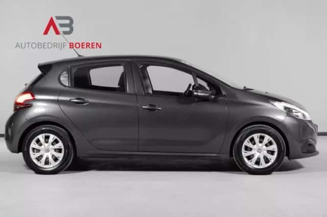 Peugeot 208 (2017) thumbnail 5