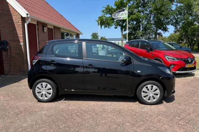 Peugeot 108 (2021) thumbnail 2
