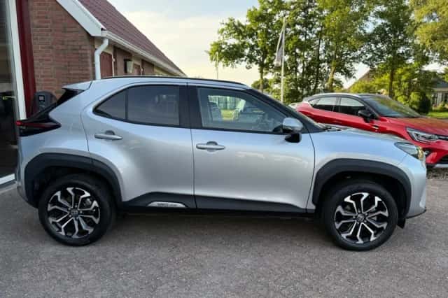 Toyota Yaris Cross (2025) thumbnail 2