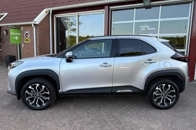 Toyota Yaris Cross (2025) thumbnail 4