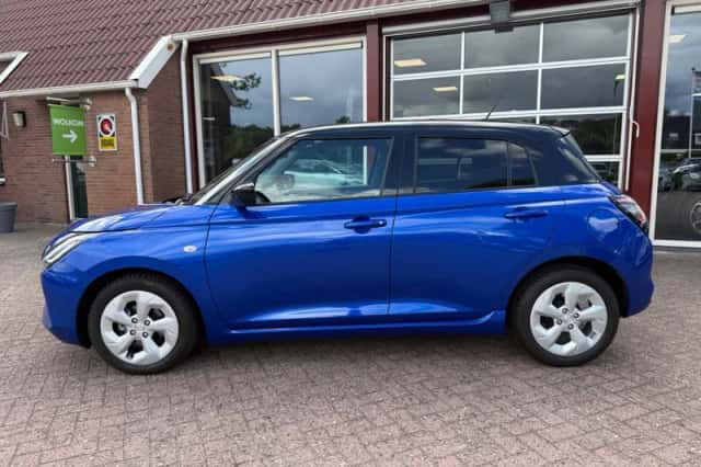 Suzuki Swift (2025) thumbnail 3