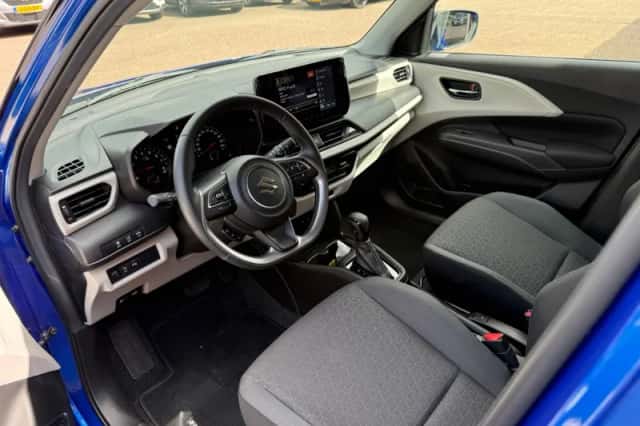 Suzuki Swift (2025) thumbnail 5