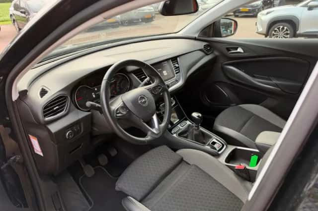 Opel Grandland (2020) thumbnail 4