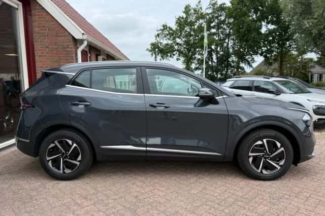 Kia Sportage (2023) thumbnail 2