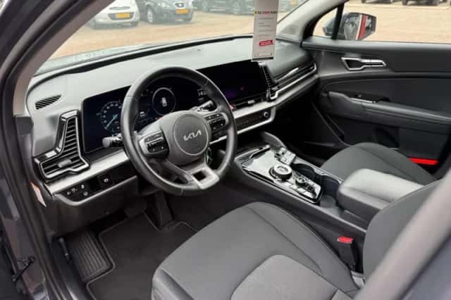 Kia Sportage (2023) thumbnail 4