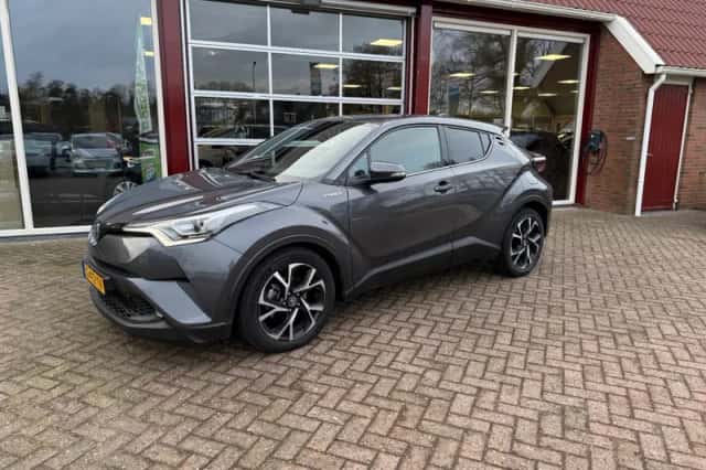Toyota C-HR (2019) thumbnail 6