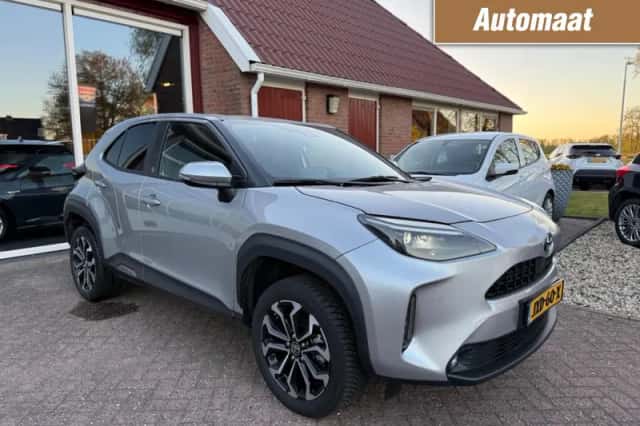 Toyota Yaris Cross (2024) thumbnail 1