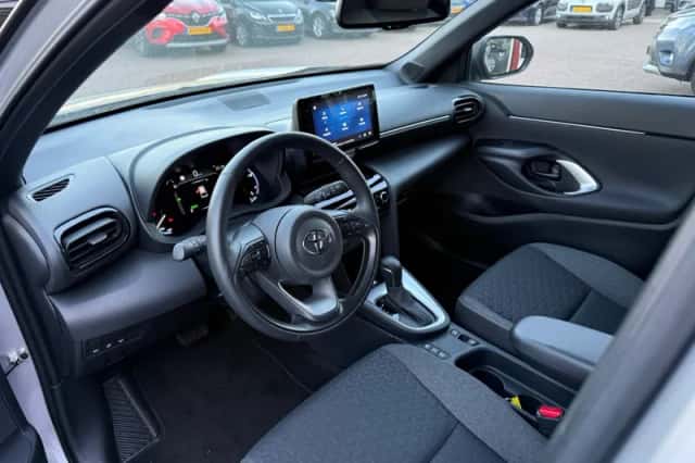 Toyota Yaris Cross (2024) thumbnail 4