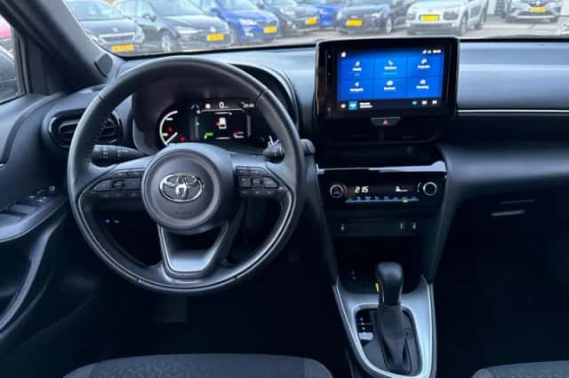Toyota Yaris Cross (2024) thumbnail 5
