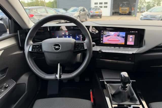 Opel Astra (2022) thumbnail 5