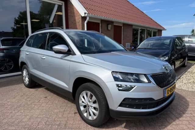 Škoda Karoq (2021) thumbnail 1