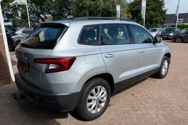 Škoda Karoq (2021) thumbnail 3