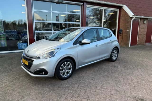 Peugeot 208 (2016) thumbnail 6