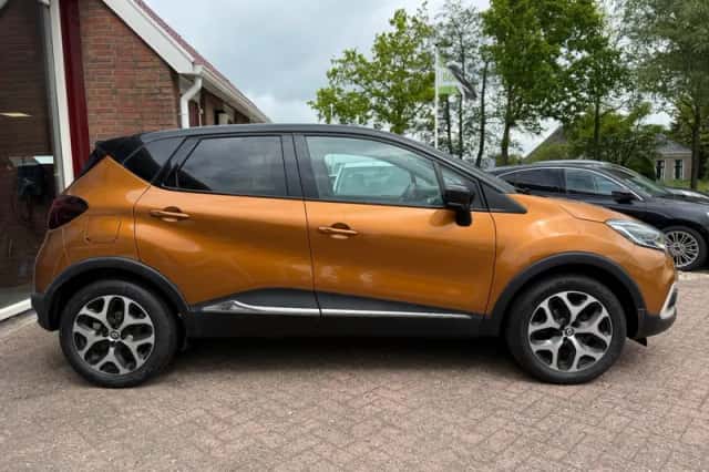 Renault Captur (2017) thumbnail 2