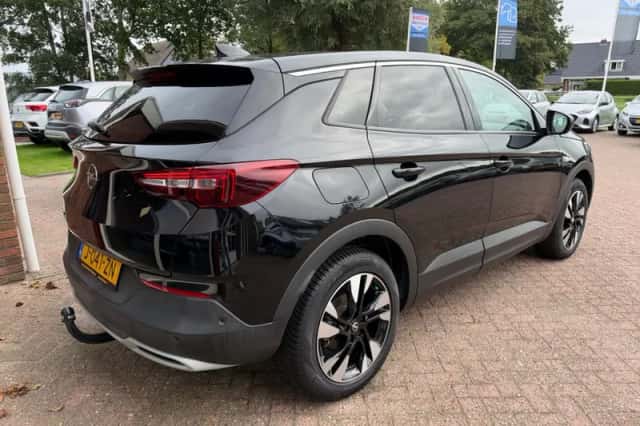 Opel Grandland (2020) thumbnail 3