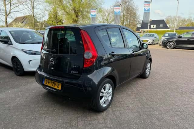 Opel Agila (2012) thumbnail 3