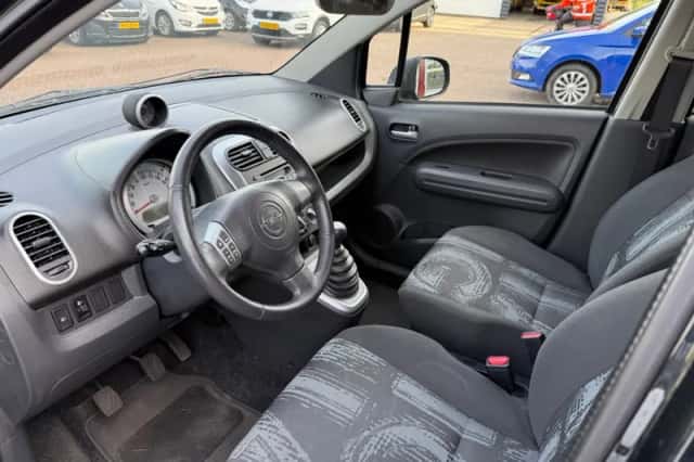 Opel Agila (2012) thumbnail 4