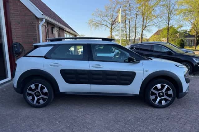 Citroën C4 (2016) thumbnail 2