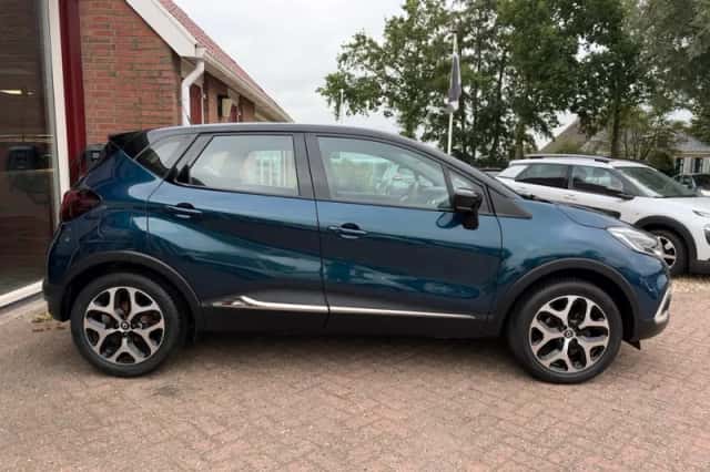Renault Captur (2018) thumbnail 2