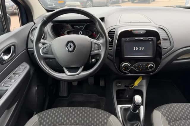 Renault Captur (2018) thumbnail 5