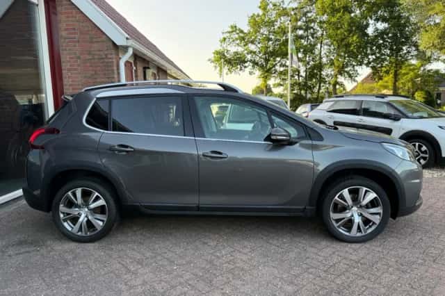 Peugeot 2008 (2019) thumbnail 2