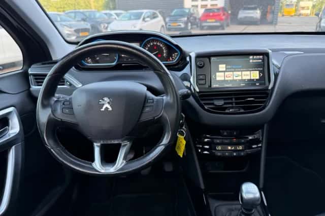 Peugeot 2008 (2019) thumbnail 5