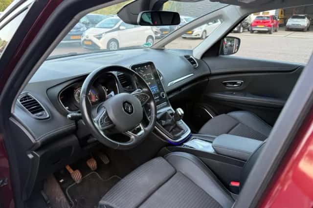 Renault Grand Scénic (2017) thumbnail 4