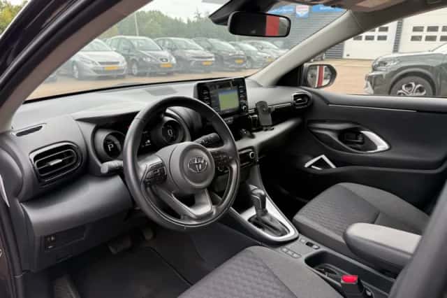 Toyota Yaris (2022) thumbnail 6