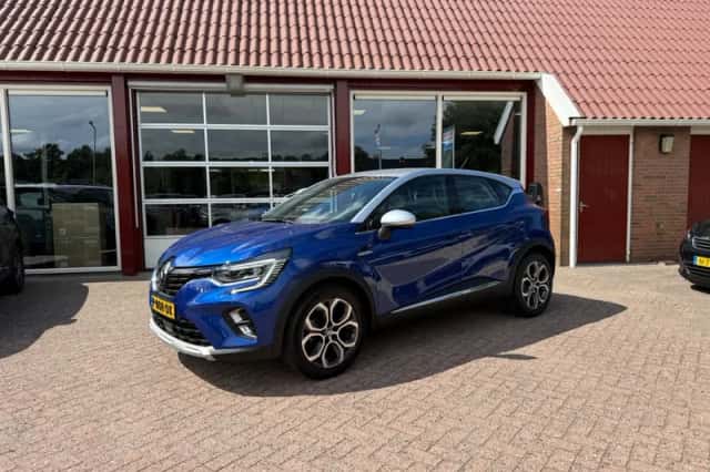 Renault Captur (2021) thumbnail 3