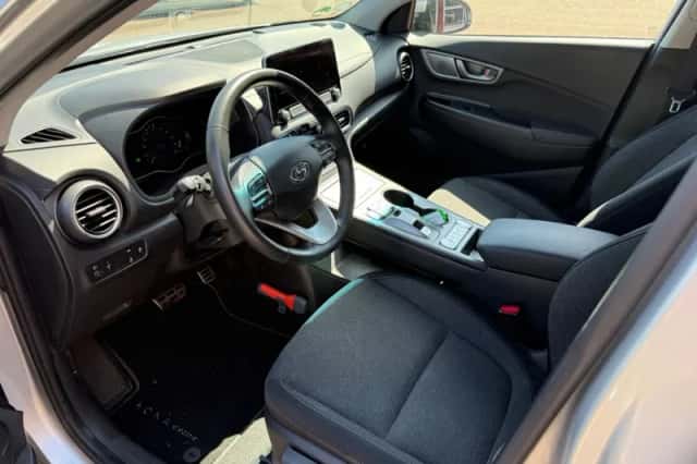 Hyundai Kona (2020) thumbnail 4