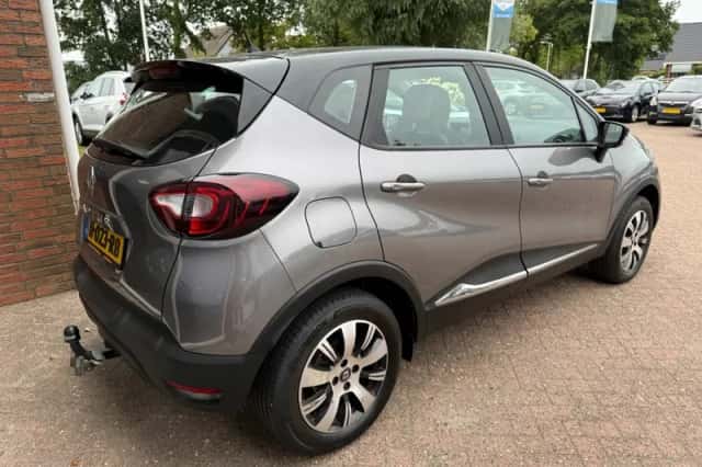 Renault Captur (2018) thumbnail 3
