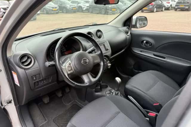 Nissan Micra (2012) thumbnail 4