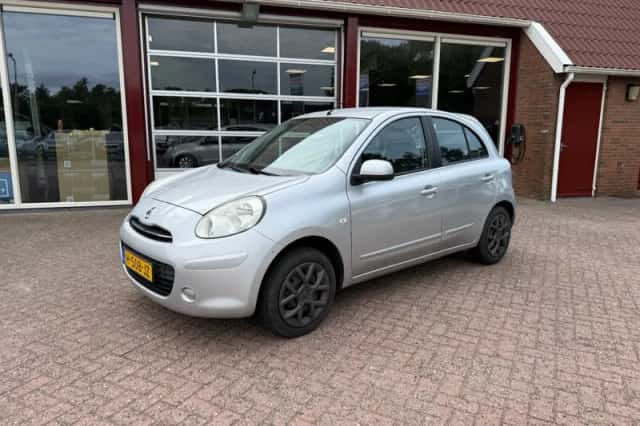 Nissan Micra (2012) thumbnail 5
