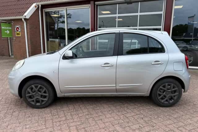Nissan Micra (2012) thumbnail 6