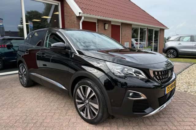 Peugeot 3008 (2018) thumbnail 1