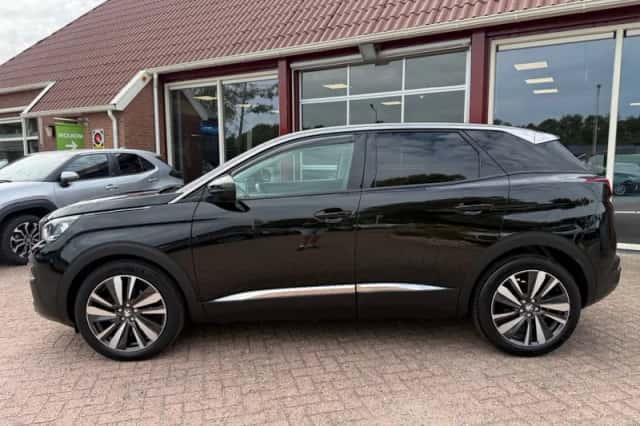 Peugeot 3008 (2018) thumbnail 6