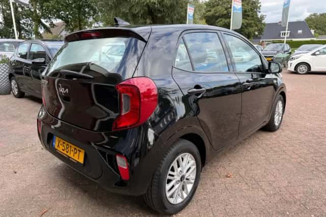 Kia Picanto (2024) thumbnail 3