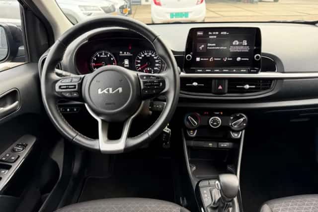 Kia Picanto (2024) thumbnail 5