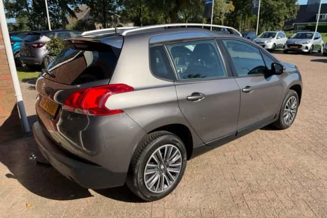 Peugeot 2008 (2015) thumbnail 3