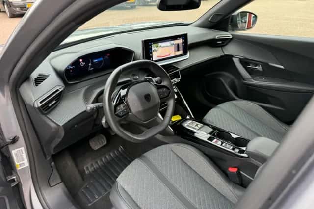 Peugeot 2008 (2025) thumbnail 4