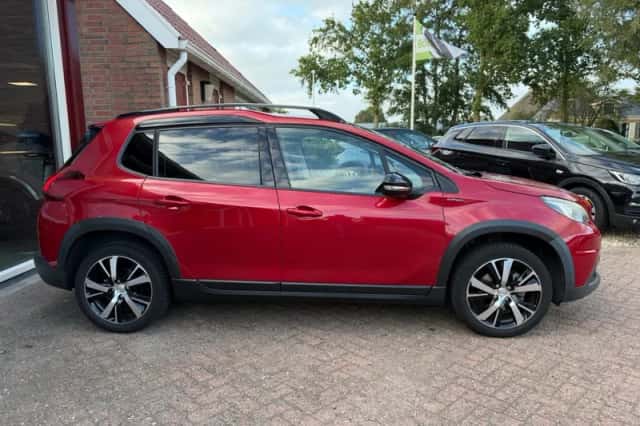 Peugeot 2008 (2016) thumbnail 2